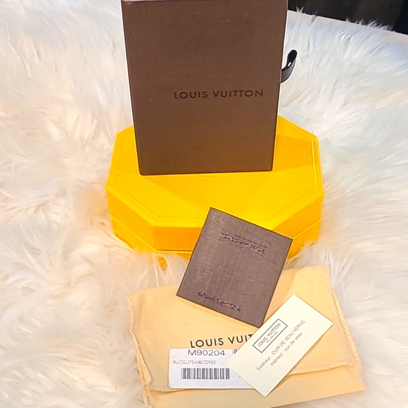 Louis Vuitton Key Holder - Picture 10 of 11